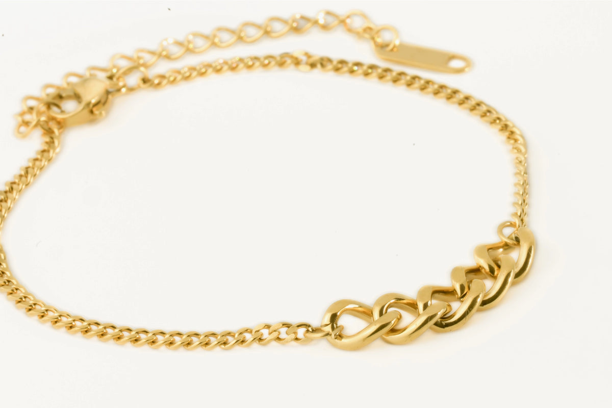 Curb Link Bracelet