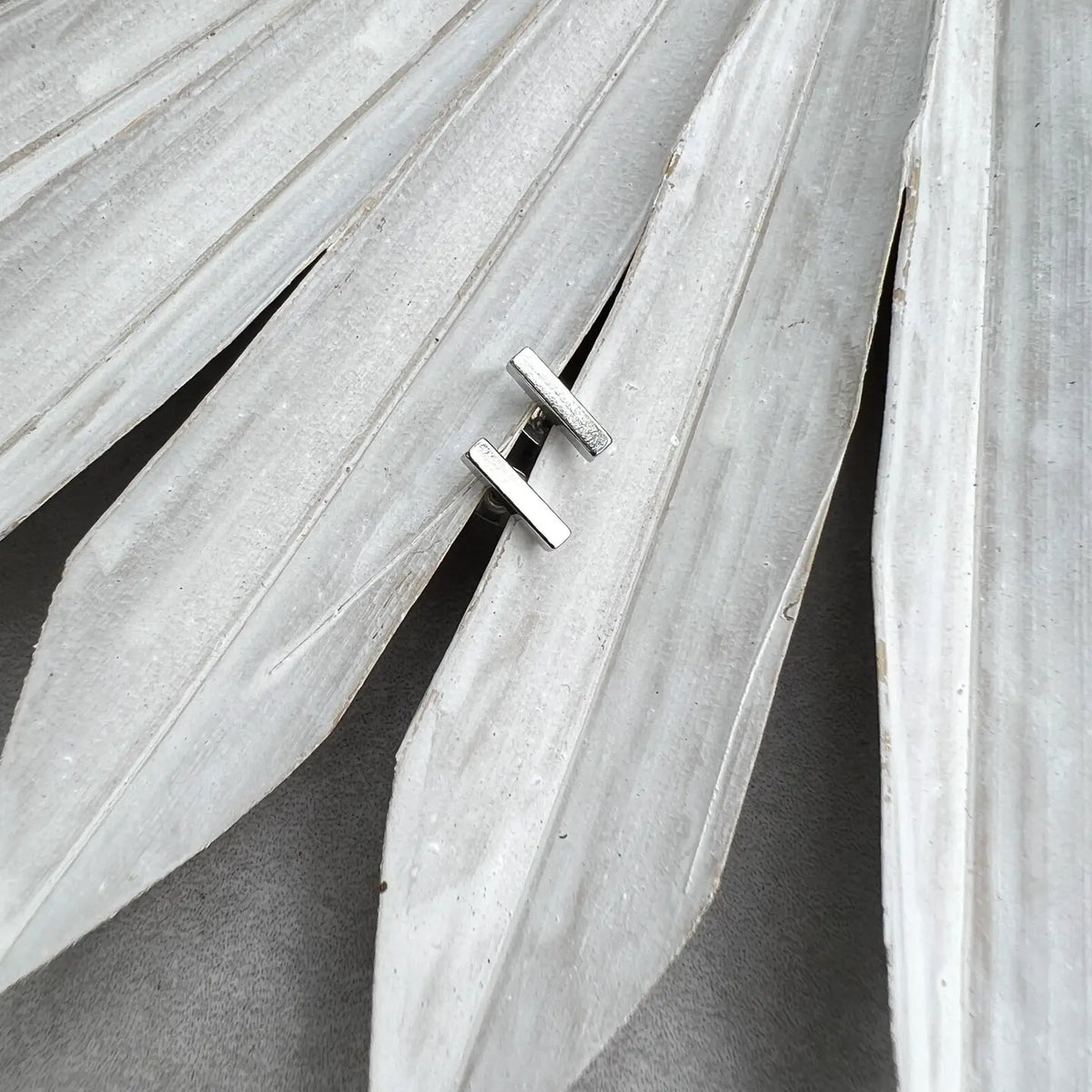 Refine Bar Studs - Gold or Silver