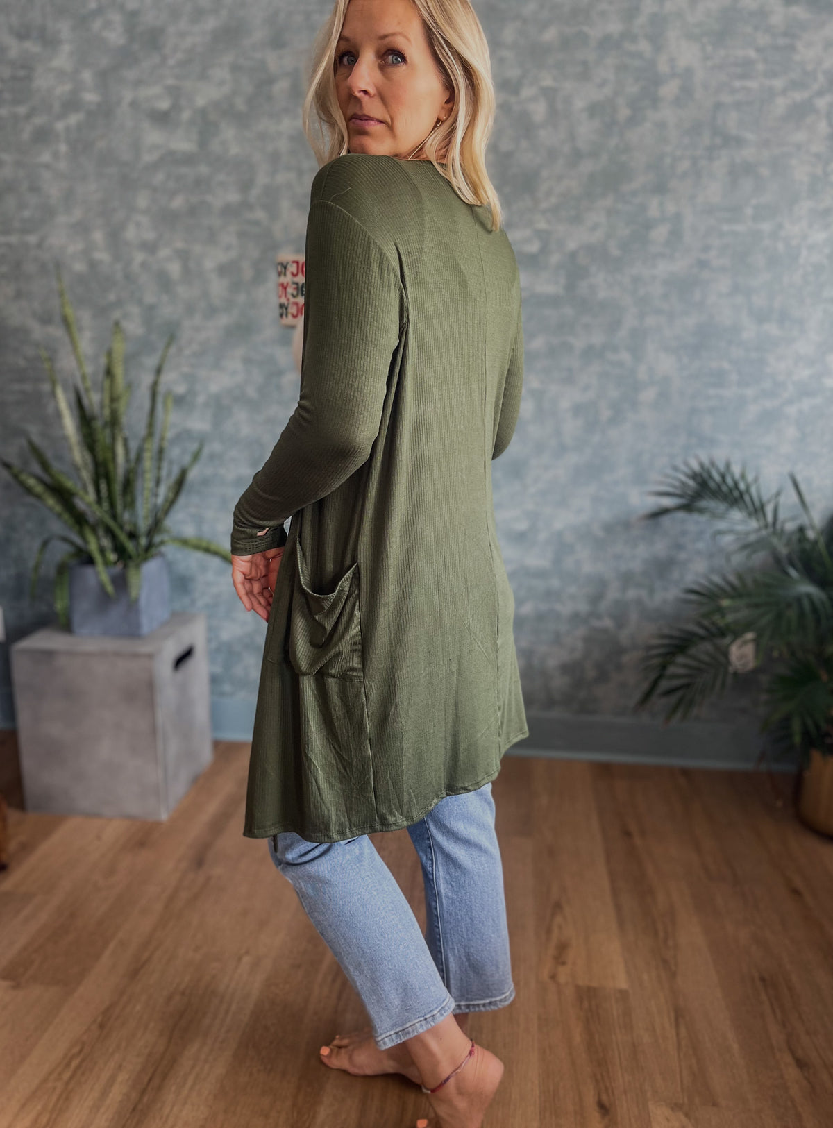 Sierra Ribbed Lightweight Cardigan- Olive