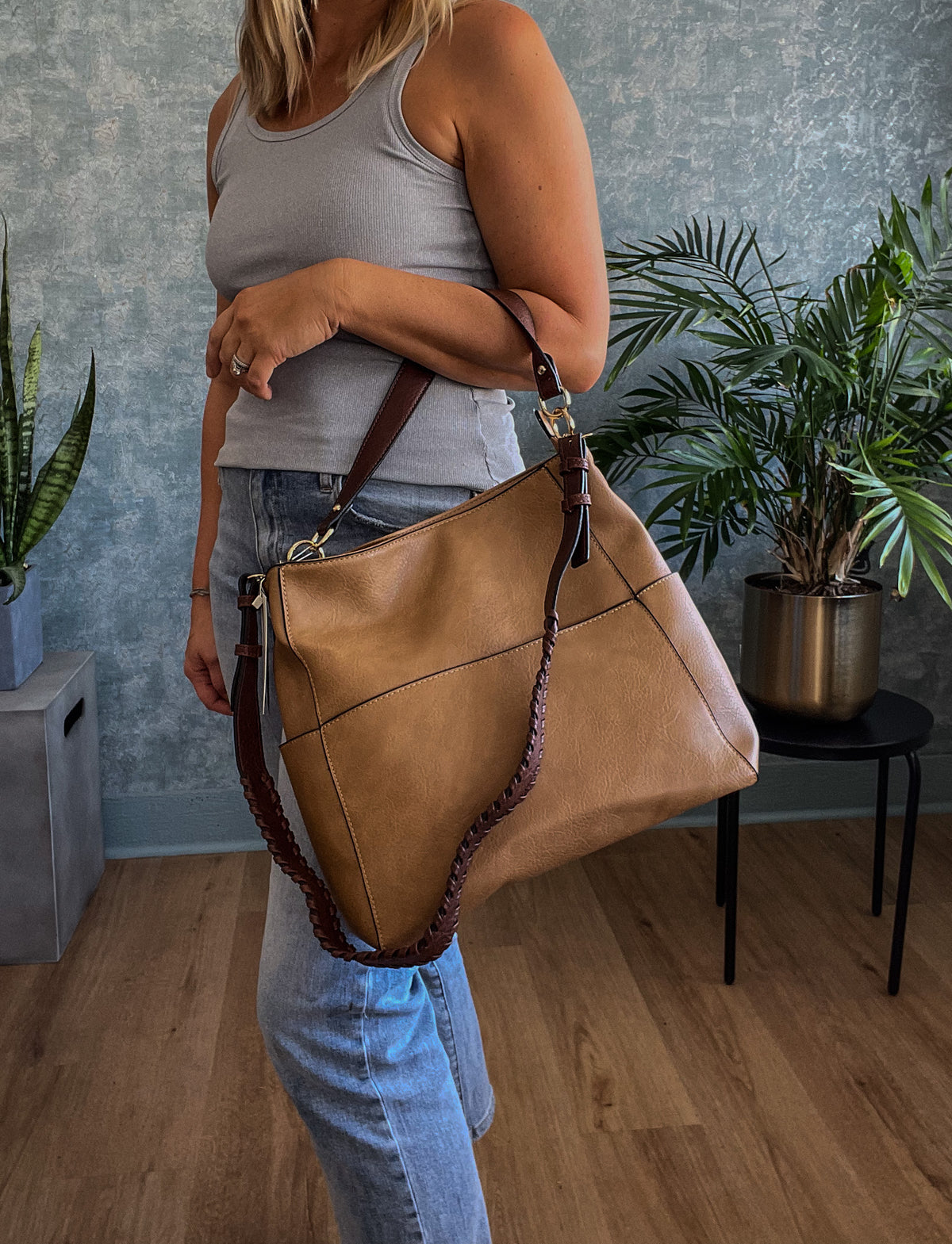 Sarah Jane Hobo - Taupe